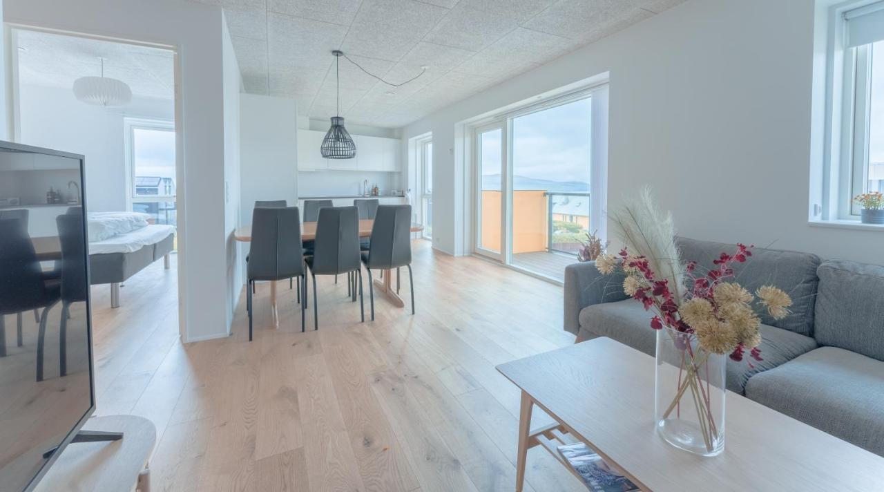 Апартаменты New / Stunning Sea View / Light / 3 Br Торсхавн Экстерьер фото