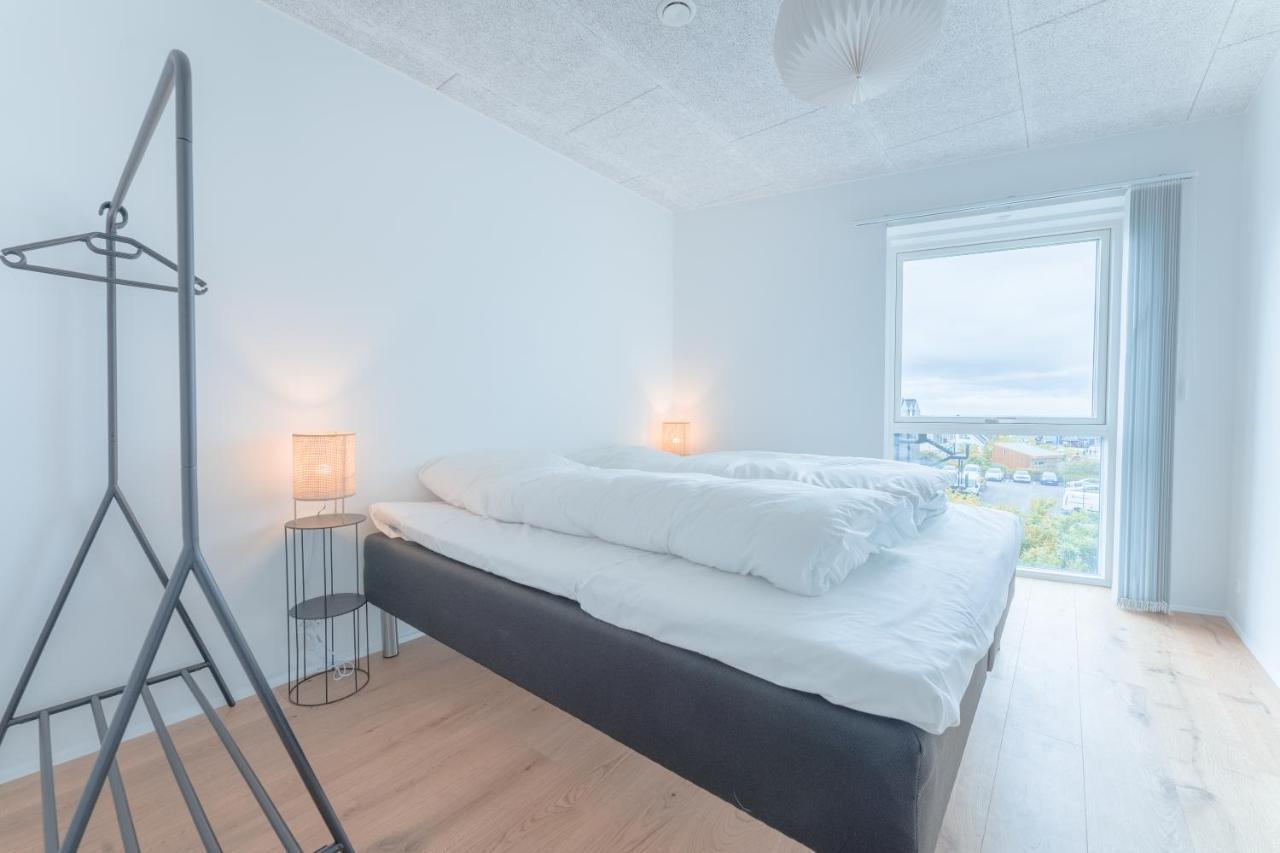 Апартаменты New / Stunning Sea View / Light / 3 Br Торсхавн Экстерьер фото